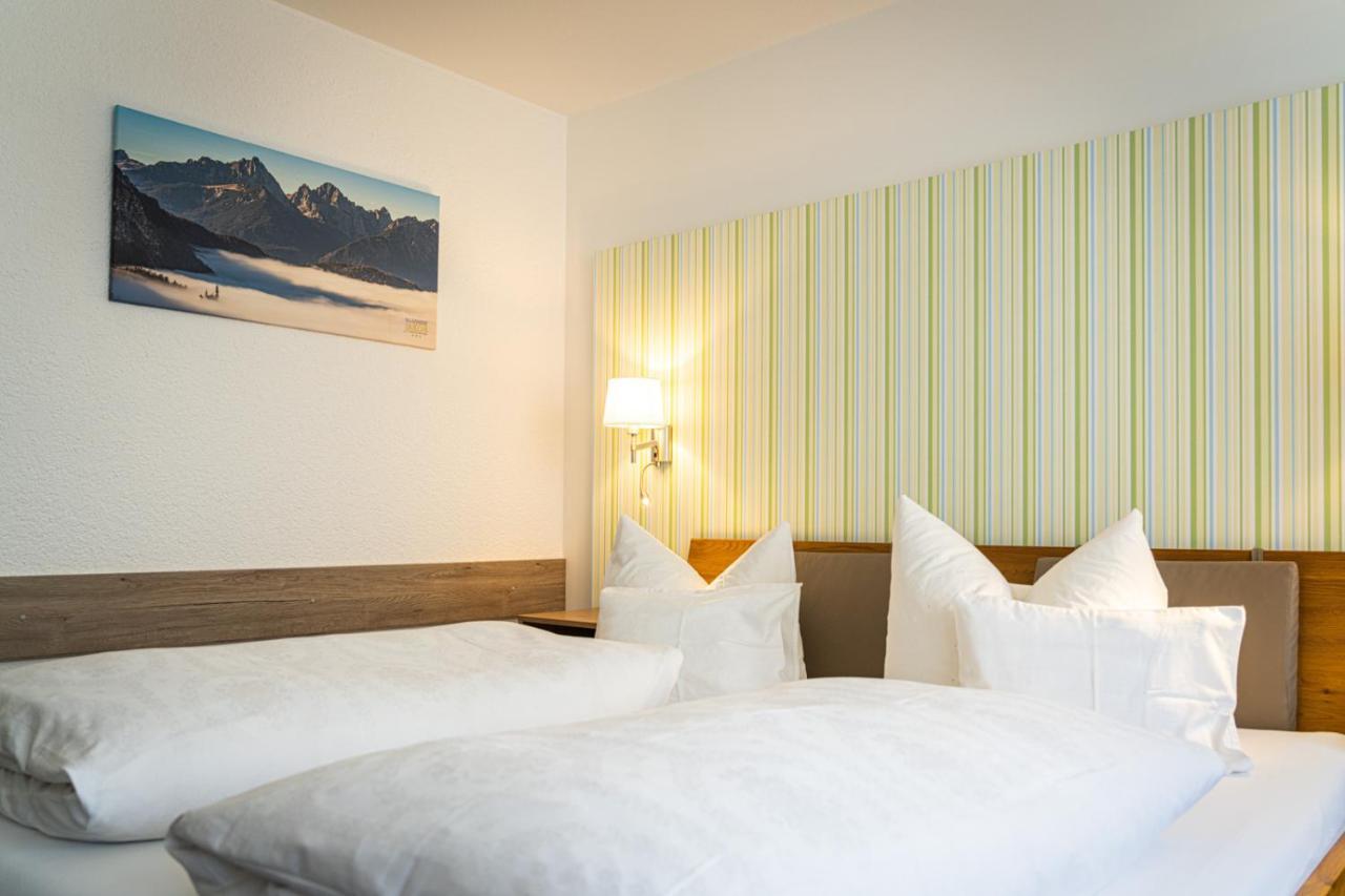 Hotel Jakob Fussen Bagian luar foto